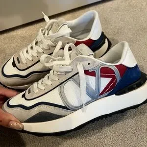 【VALENTINO】NETRUNNER SNEAKERS Valentino Garavani Blue Netrunner Sneakers Valentino Garavani